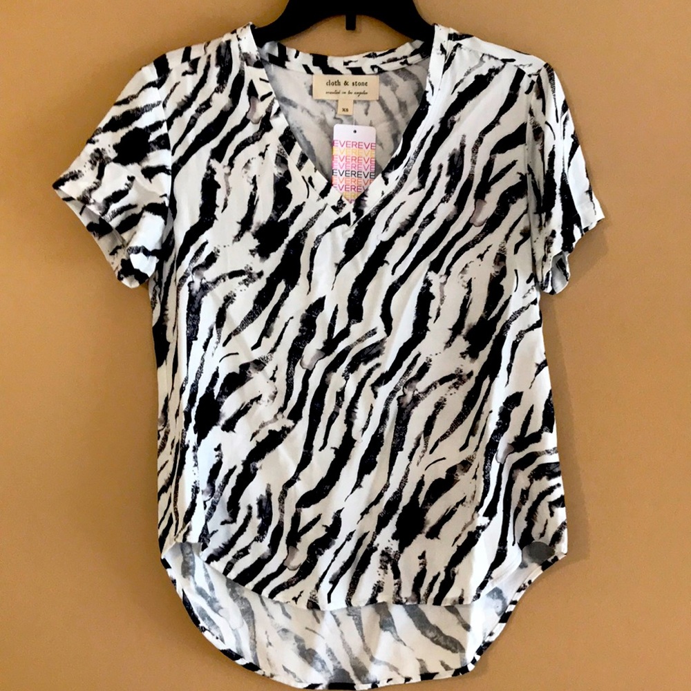 NWT Cloth & Stone White Zebra Tee, XS